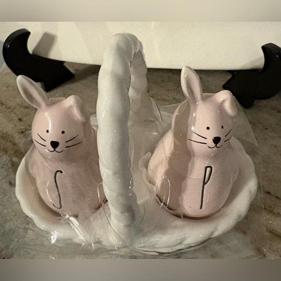 Rae Dunn Bunny/Spring/Easter Salt & Pepper Shakers - Picture 1 of 1